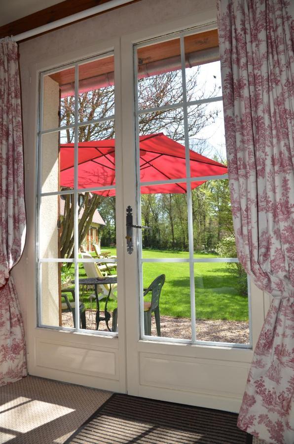 ジヴェルニー Le Clos Fleuri Bed & Breakfast エクステリア 写真