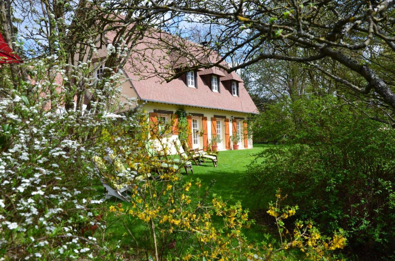 ジヴェルニー Le Clos Fleuri Bed & Breakfast エクステリア 写真