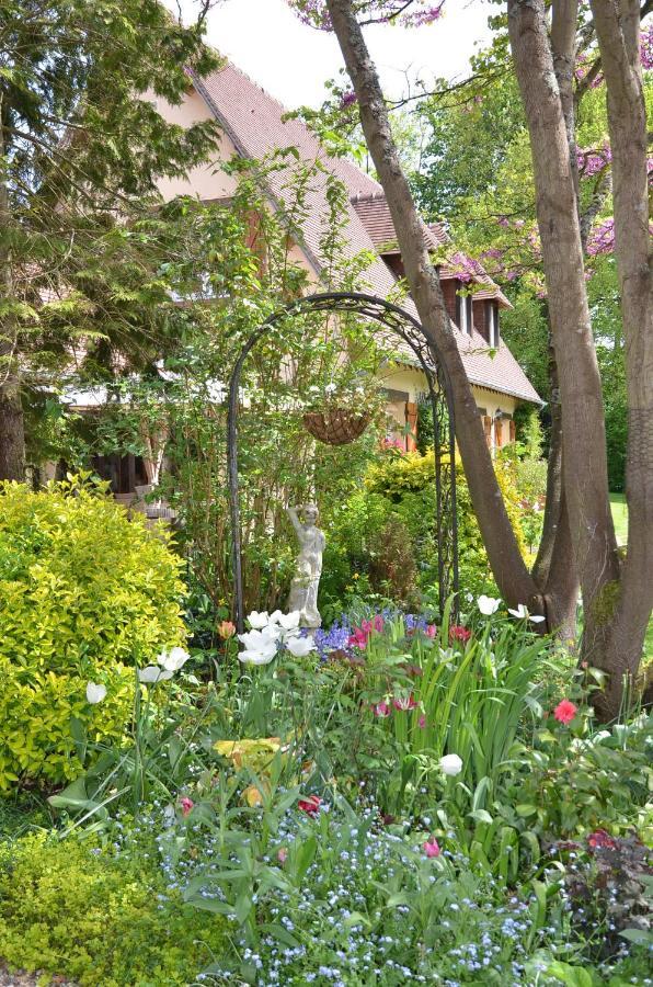 ジヴェルニー Le Clos Fleuri Bed & Breakfast エクステリア 写真